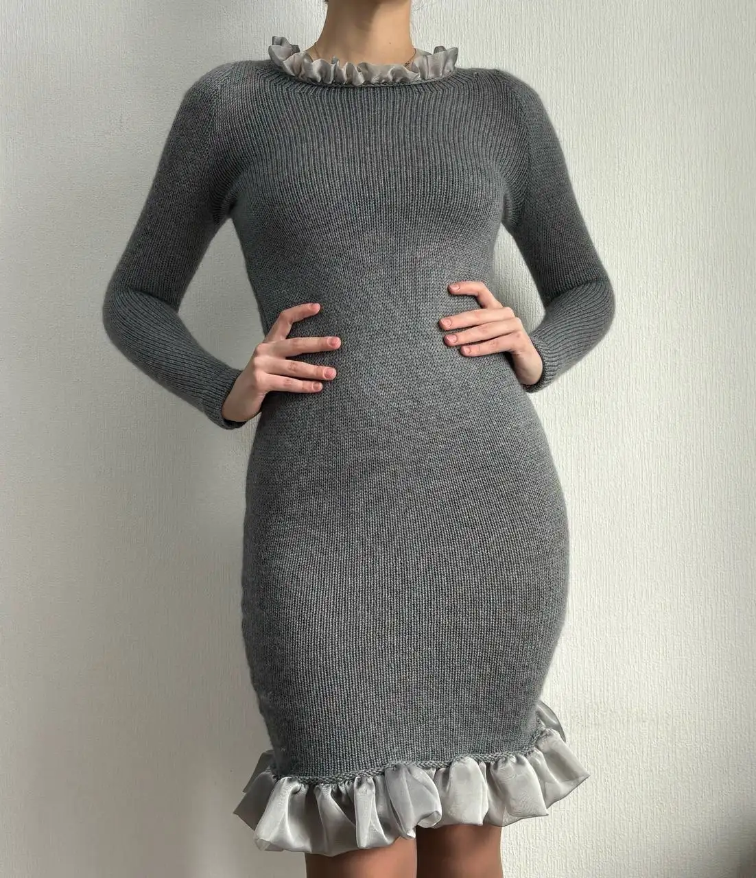 Продажа б/у одежды: платья, кардиганы, свитеры, куртка, футболка, жилет - Одежда в Екатеринбург