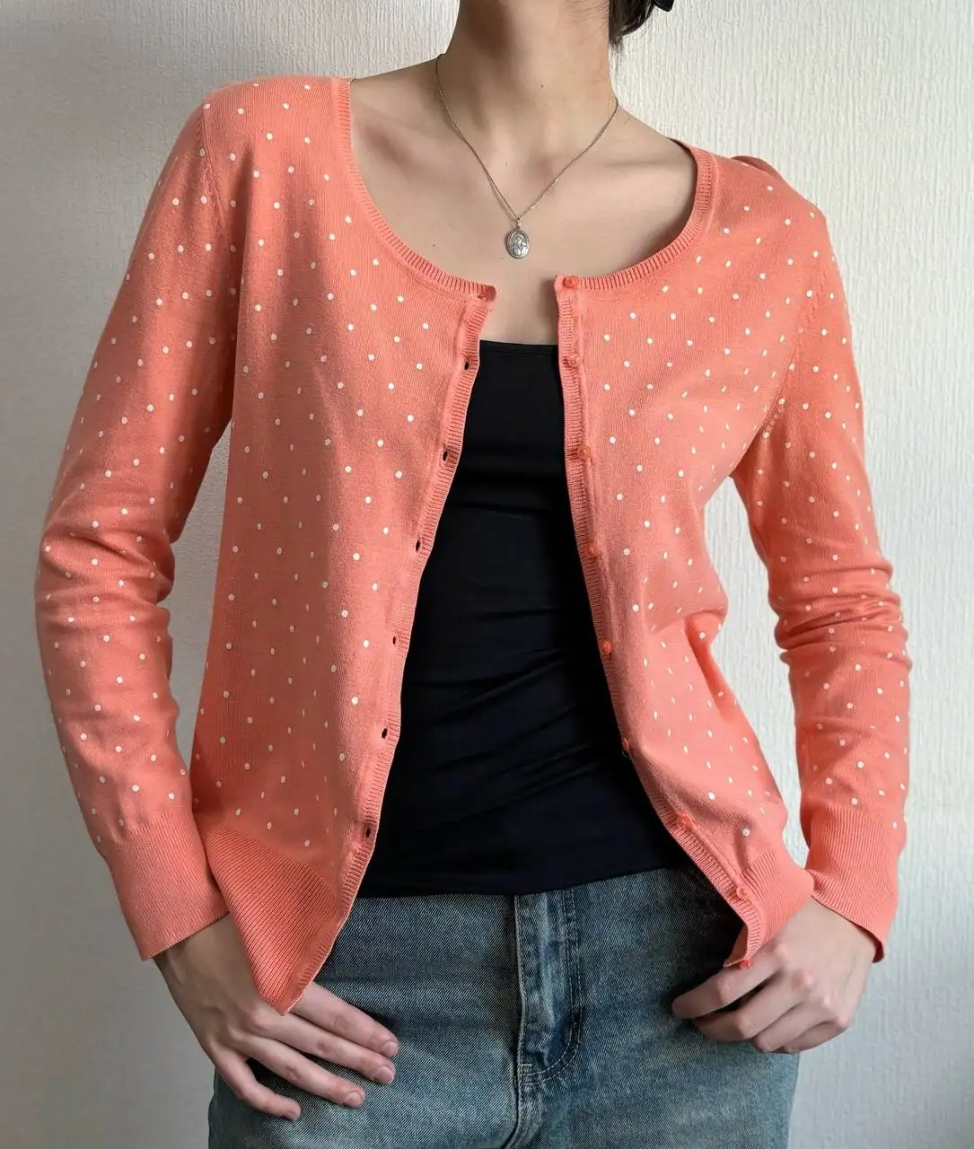 Продажа б/у одежды: платья, кардиганы, свитеры, куртка, футболка, жилет - Одежда в Екатеринбург