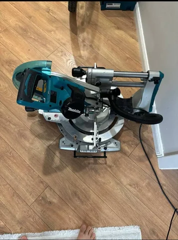 Продам торцовочную пилу Makita LS1019L - Холодильники в Екатеринбург