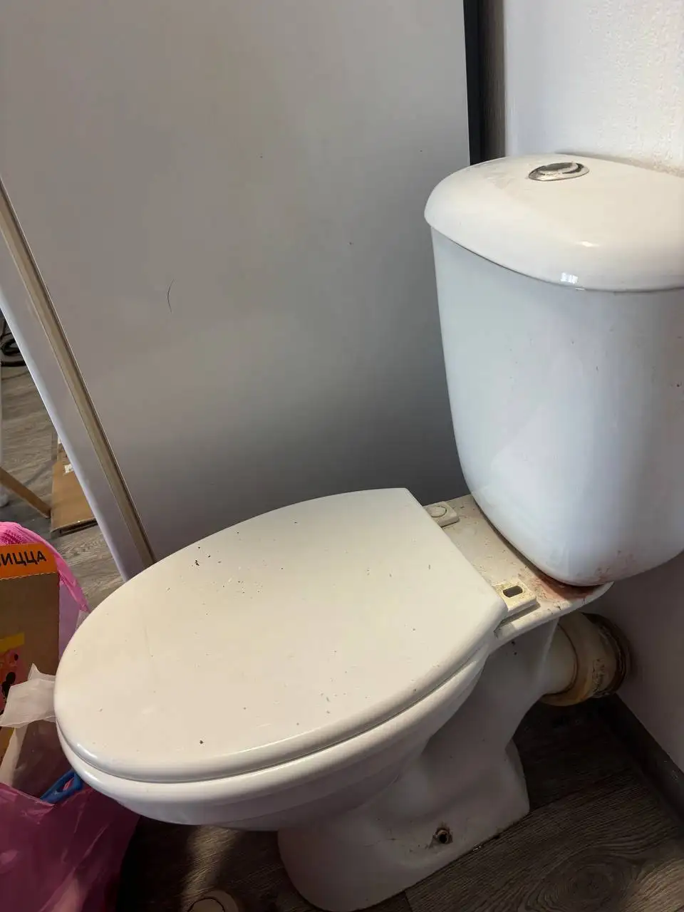 Унитаз комплектный рабочий - Барахолка в Екатеринбург