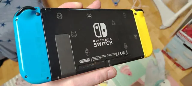 Продам Nintendo Switch rev. 2 с чиповкой и доп. комплектом - Игровые аккаунты в Екатеринбург