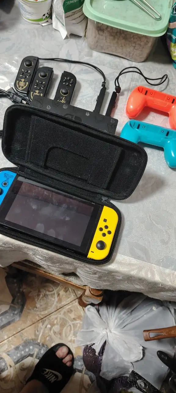 Продам Nintendo Switch rev. 2 с чиповкой и доп. комплектом - Игровые приставки (Электроника) в Екатеринбург