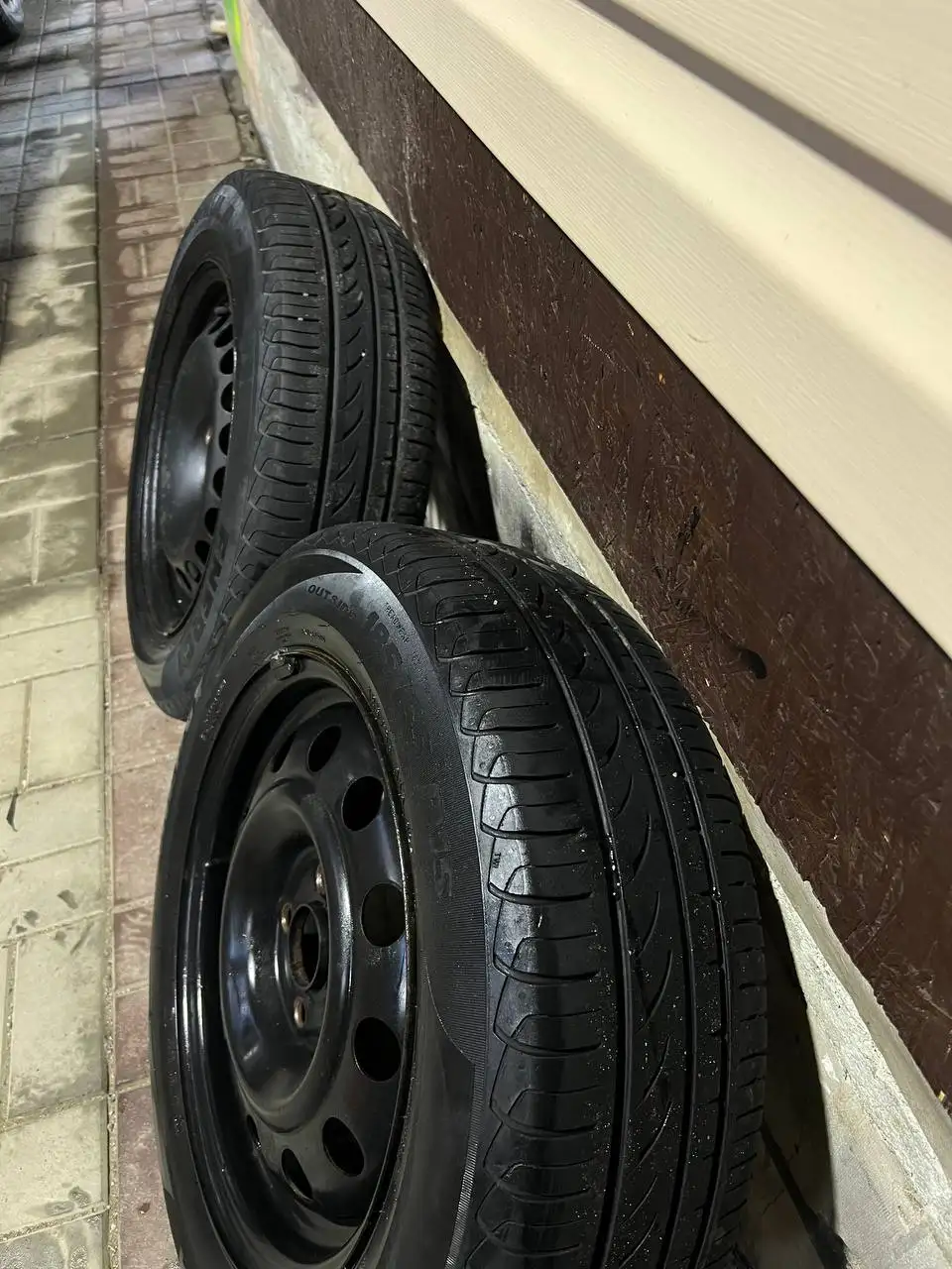 Штампованные диски R15 на летней резине Formula Energy 185/65 - Шины и диски (Авто) в Екатеринбург