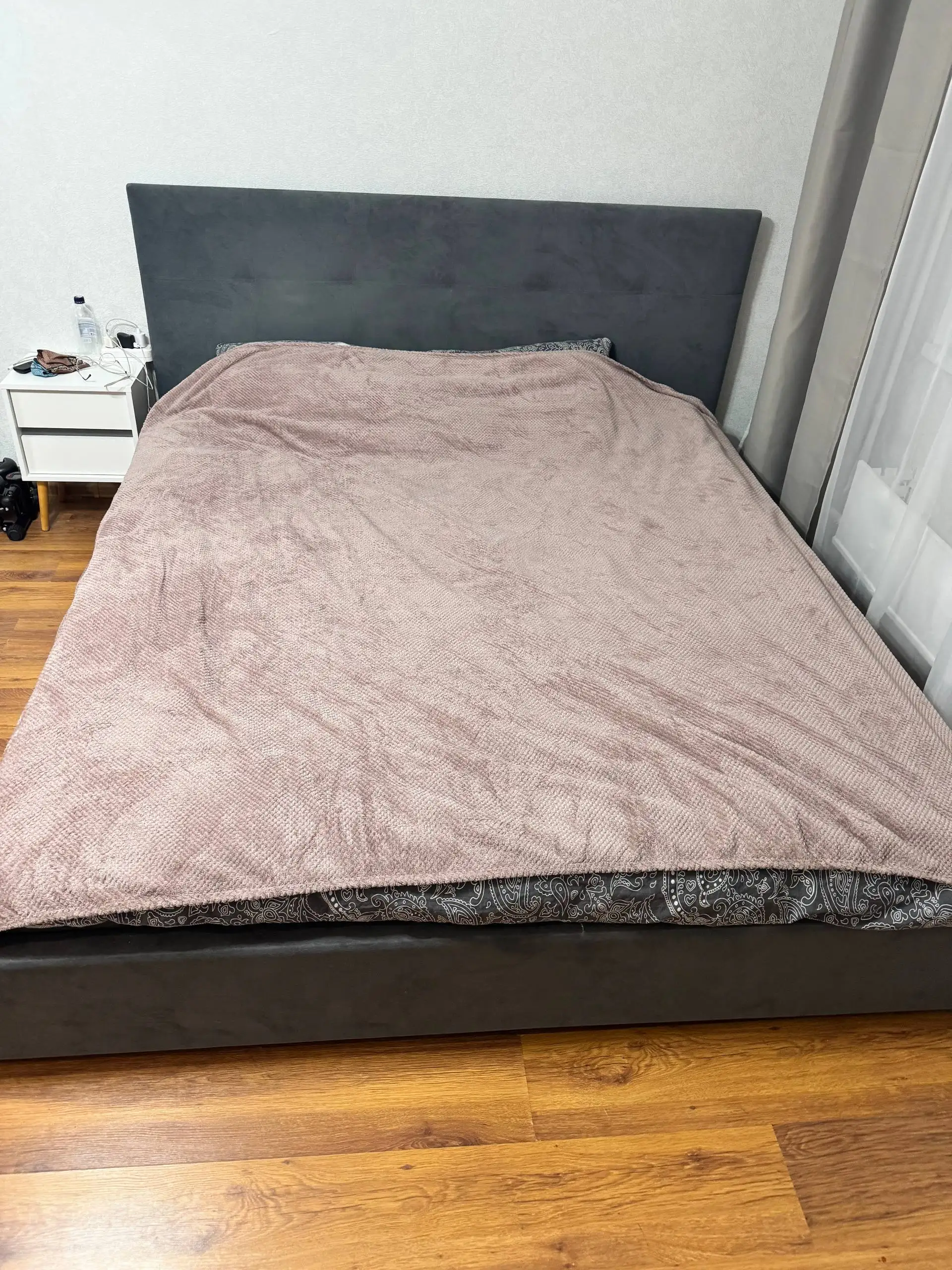 Продам кровать 180x200 с основанием на газовых пружинах - Мебель (Для дома и дачи) в Екатеринбург