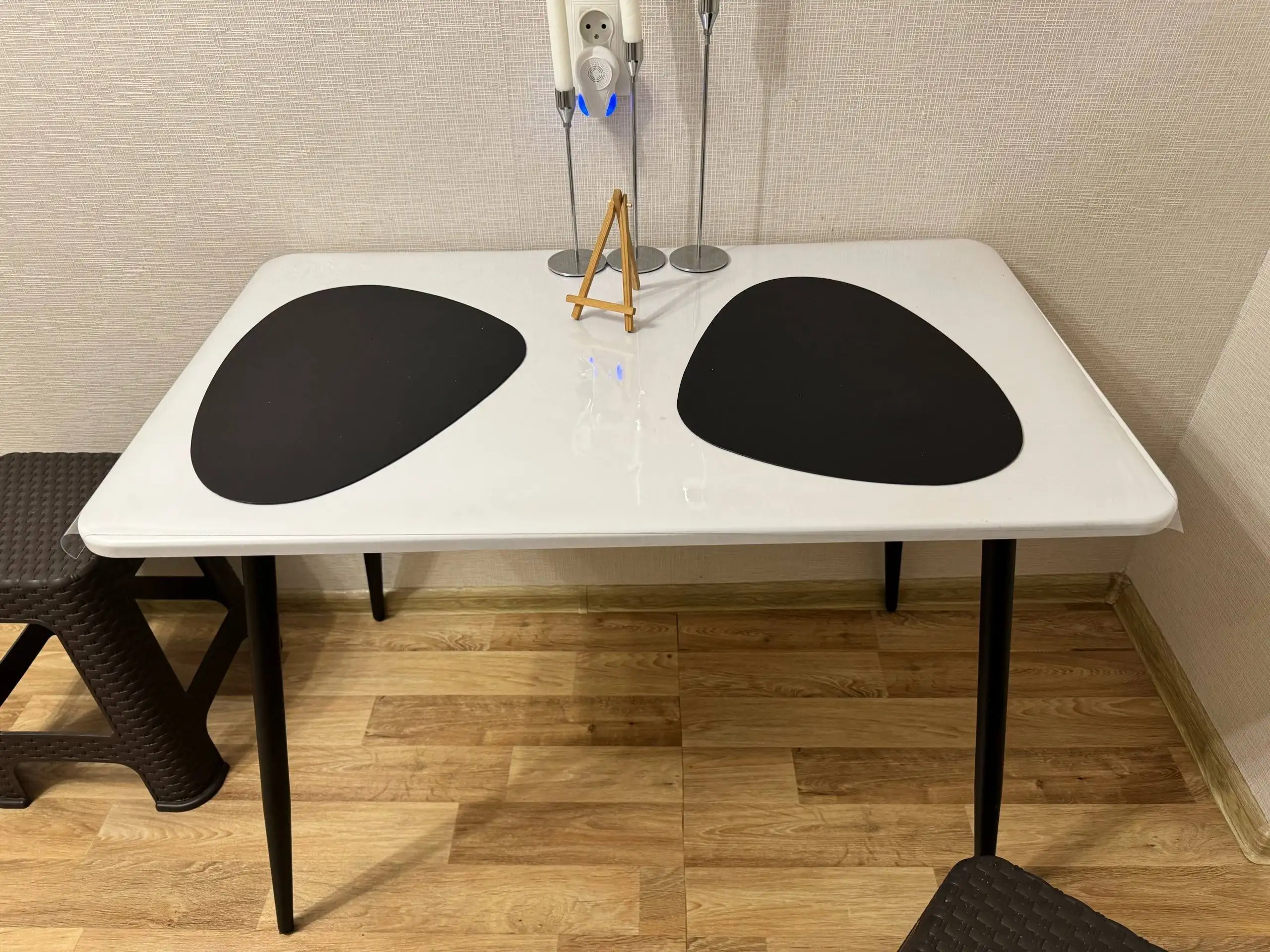 СРОЧНО ПРОДАМ СТОЛ - Мебель (Барахолка) в Екатеринбург