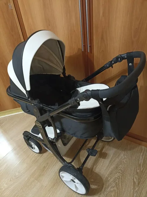 Коляска 3 в 1 в хорошем состоянии - Детская мебель в Екатеринбург