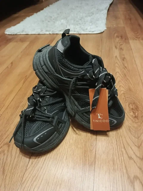 Новые кроссовки TINICOO размер 41 черного цвета - Брюки в Екатеринбург