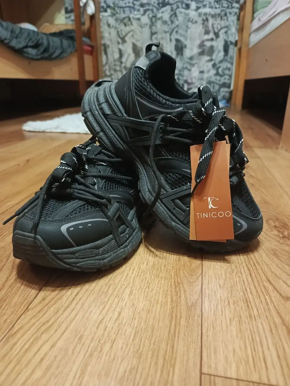 Новые кроссовки TINICOO размер 41 черного цвета - Обувь (Одежда) в Екатеринбург