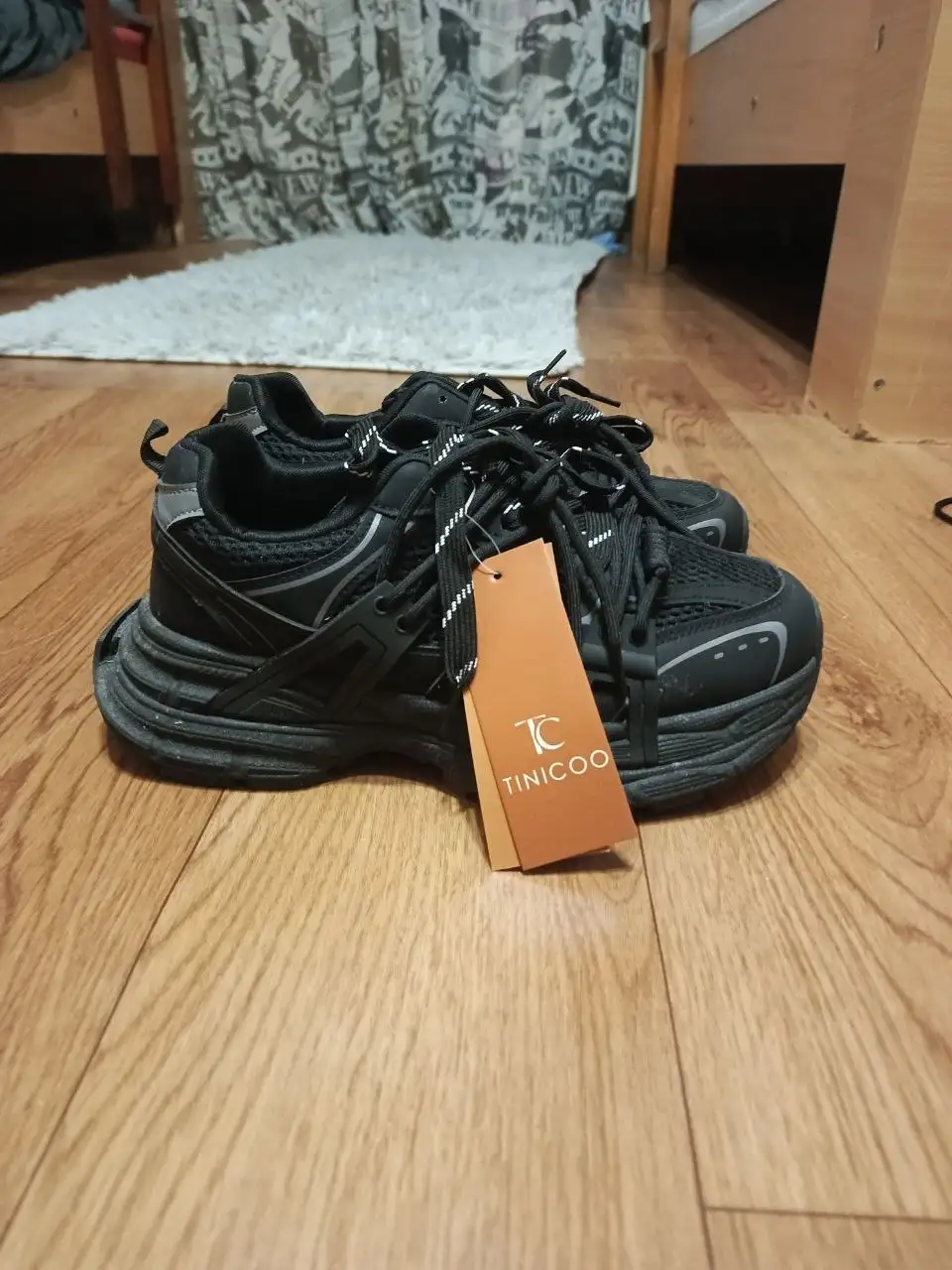 Новые кроссовки TINICOO размер 41 черного цвета - Обувь (Одежда) в Екатеринбург
