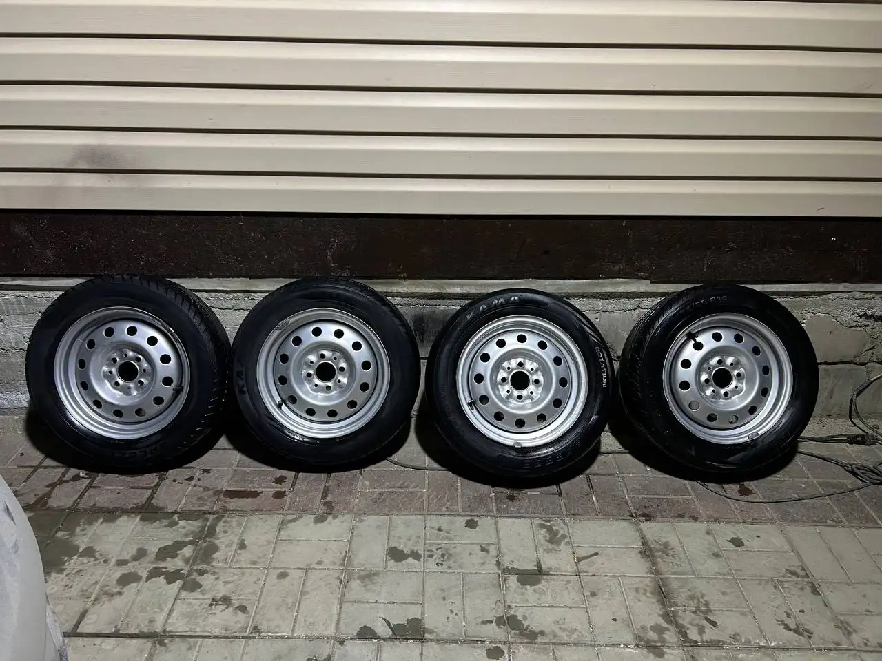 Штампованные диски R14 и R15 на летней резине - Запчасти (Авто) в Екатеринбург