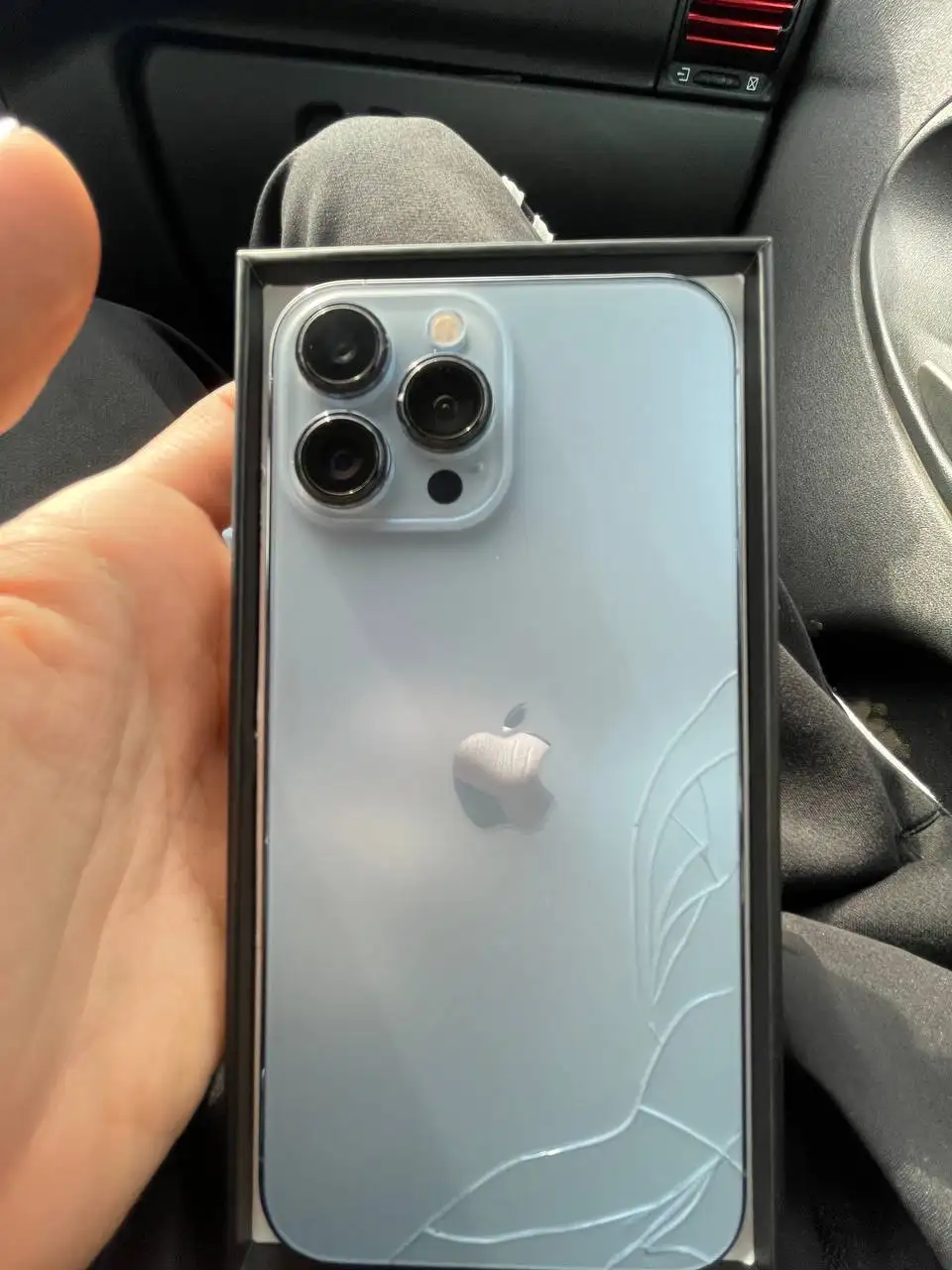 Продам iPhone 13 Pro Max с треснувшей задней крышкой - Смартфоны (Электроника) в Екатеринбург