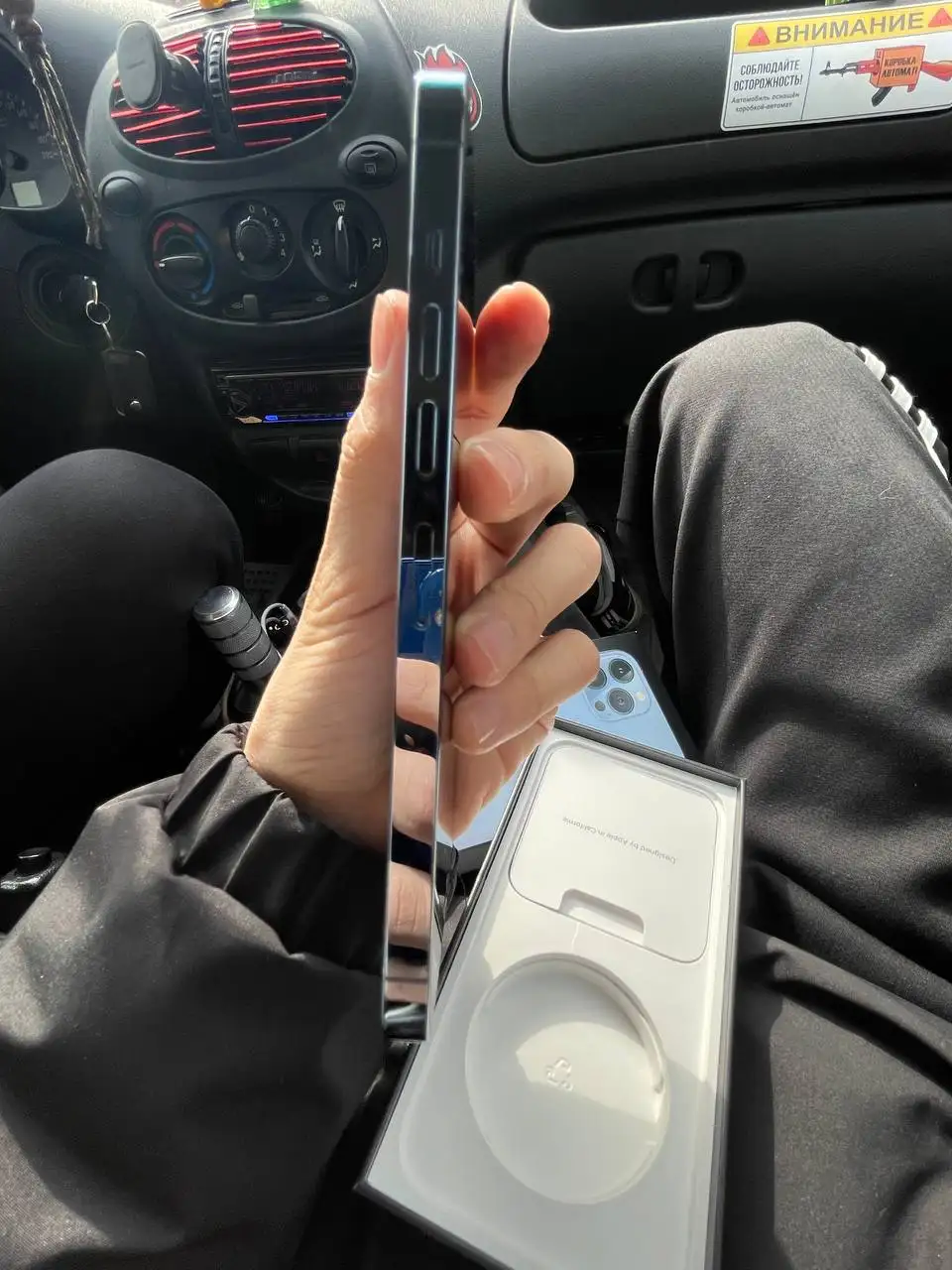 Продам iPhone 13 Pro Max с треснувшей задней крышкой - Смартфоны (Электроника) в Екатеринбург