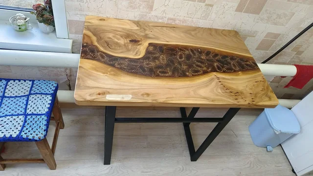 Стол и часы из дерева и эпоксидной смолы на заказ - Фото- и видеотехника в Екатеринбург