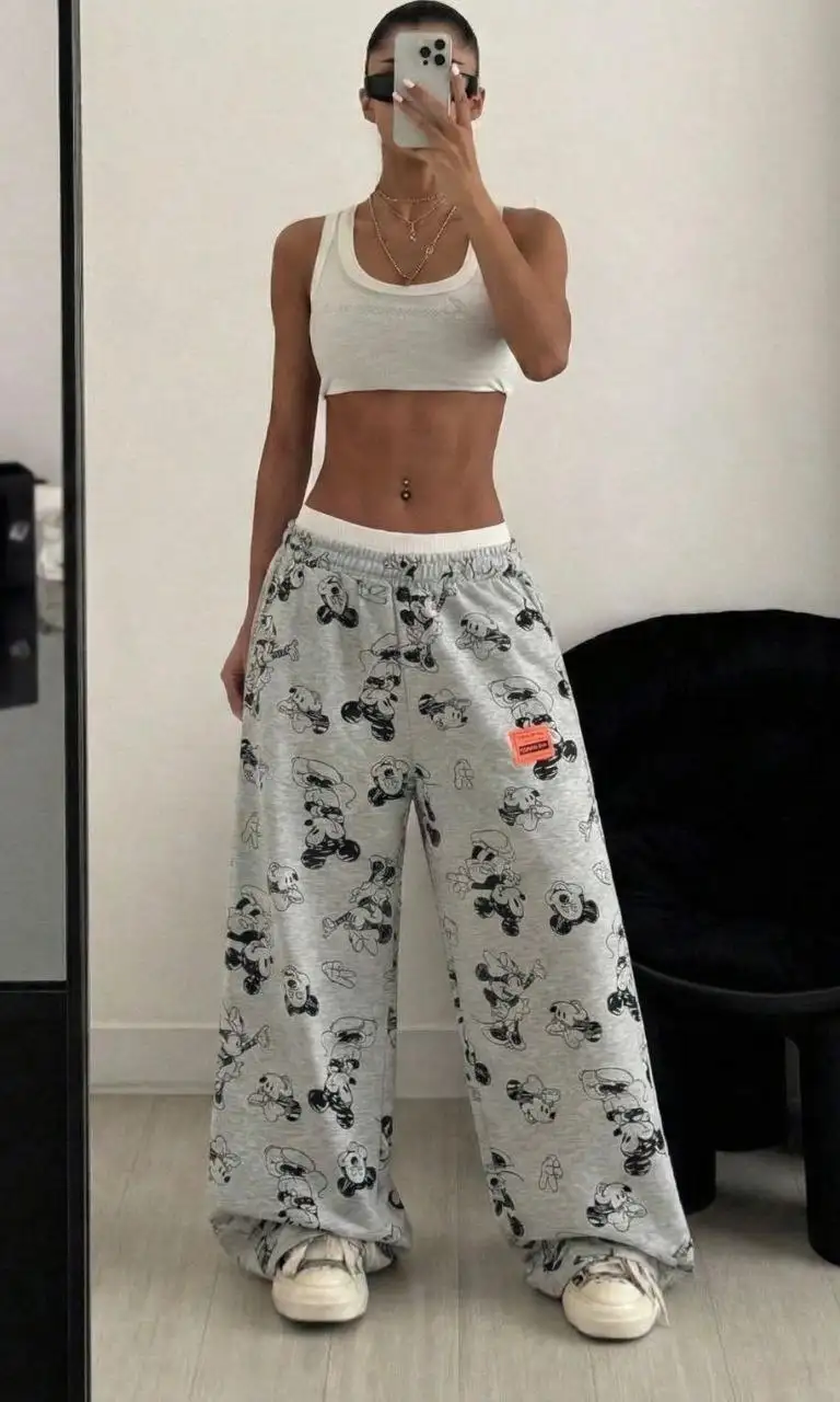 Спортивные штаны с Микки Маусом - Спортивная одежда (Одежда) в Екатеринбург