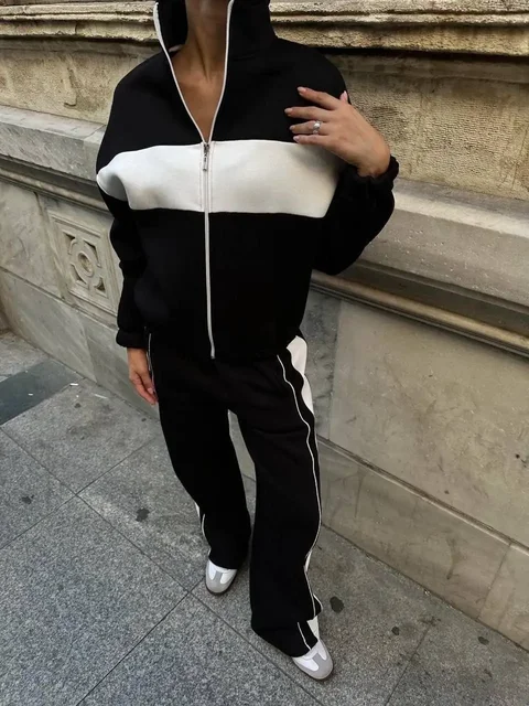 Женский спортивный костюм 2-ка, размер 42/48, материал Мадагаскар - Платья в Екатеринбург