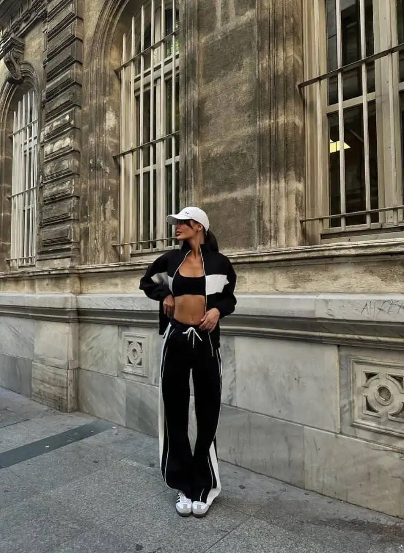 Женский спортивный костюм 2-ка, размер 42/48, материал Мадагаскар - Спортивная одежда (Одежда) в Екатеринбург