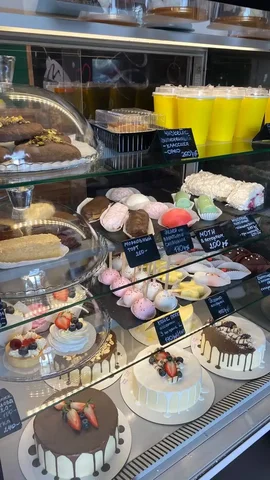 Торты и десерты в кондитерской - Для дома в Екатеринбург