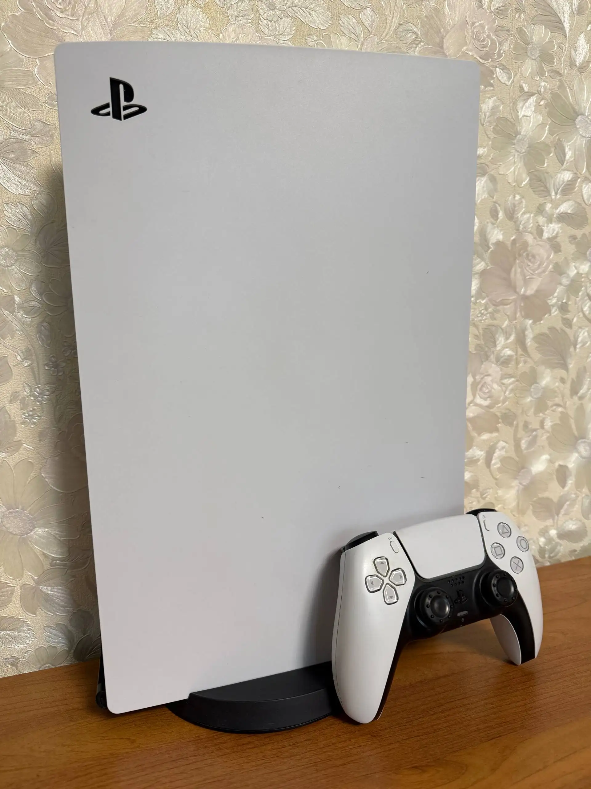 Sony PlayStation 5 825GB с аксессуарами - Игровые консоли (Электроника) в Екатеринбург
