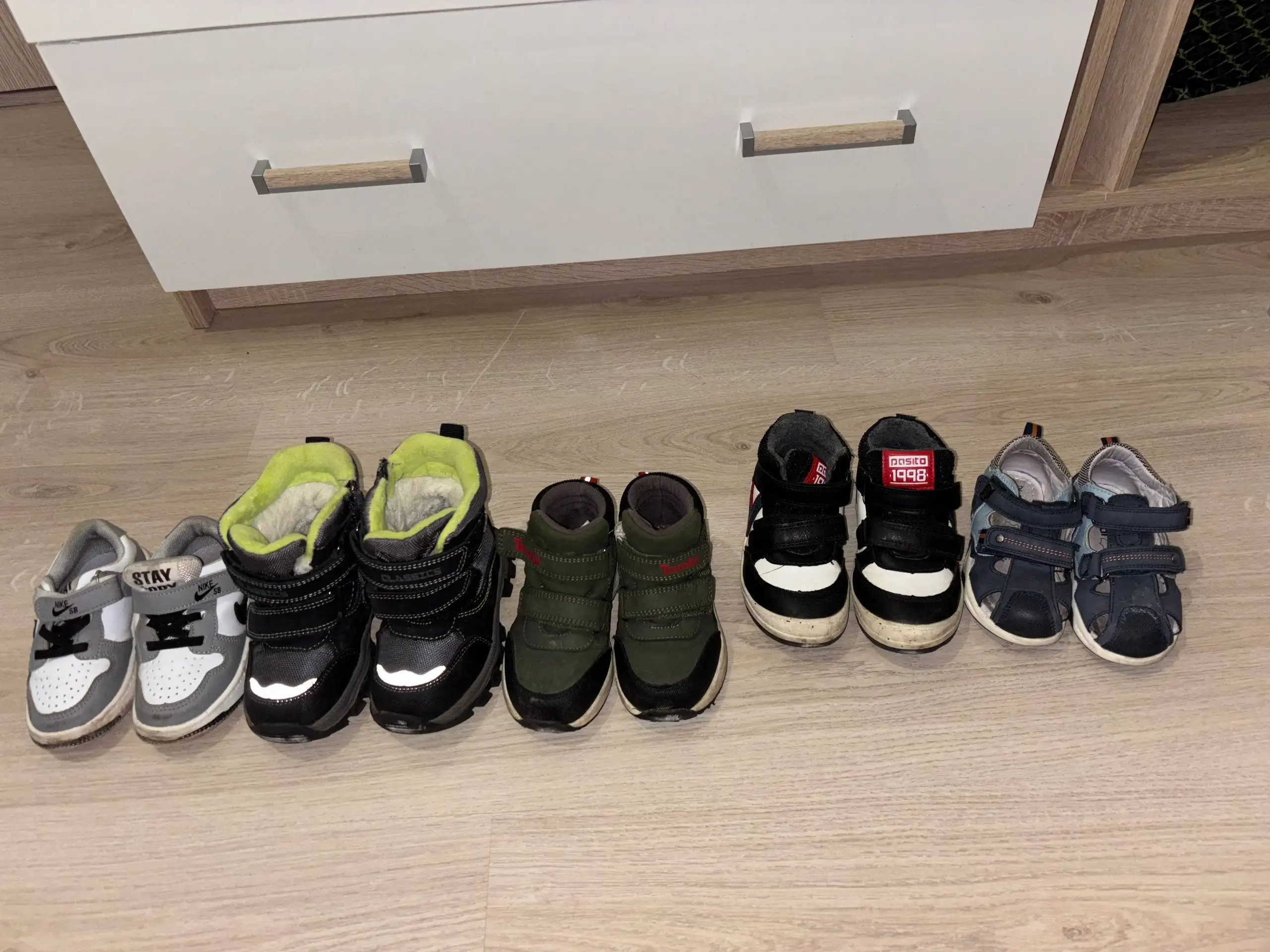 Продажа 5 пар обуви разного размера - Обувь (Одежда) в Екатеринбург