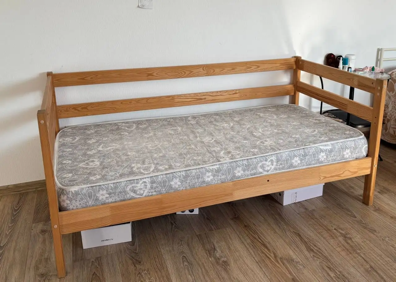 Продажа детской кроватки из натурального дерева - Детская мебель (Товары для детей) в Екатеринбург