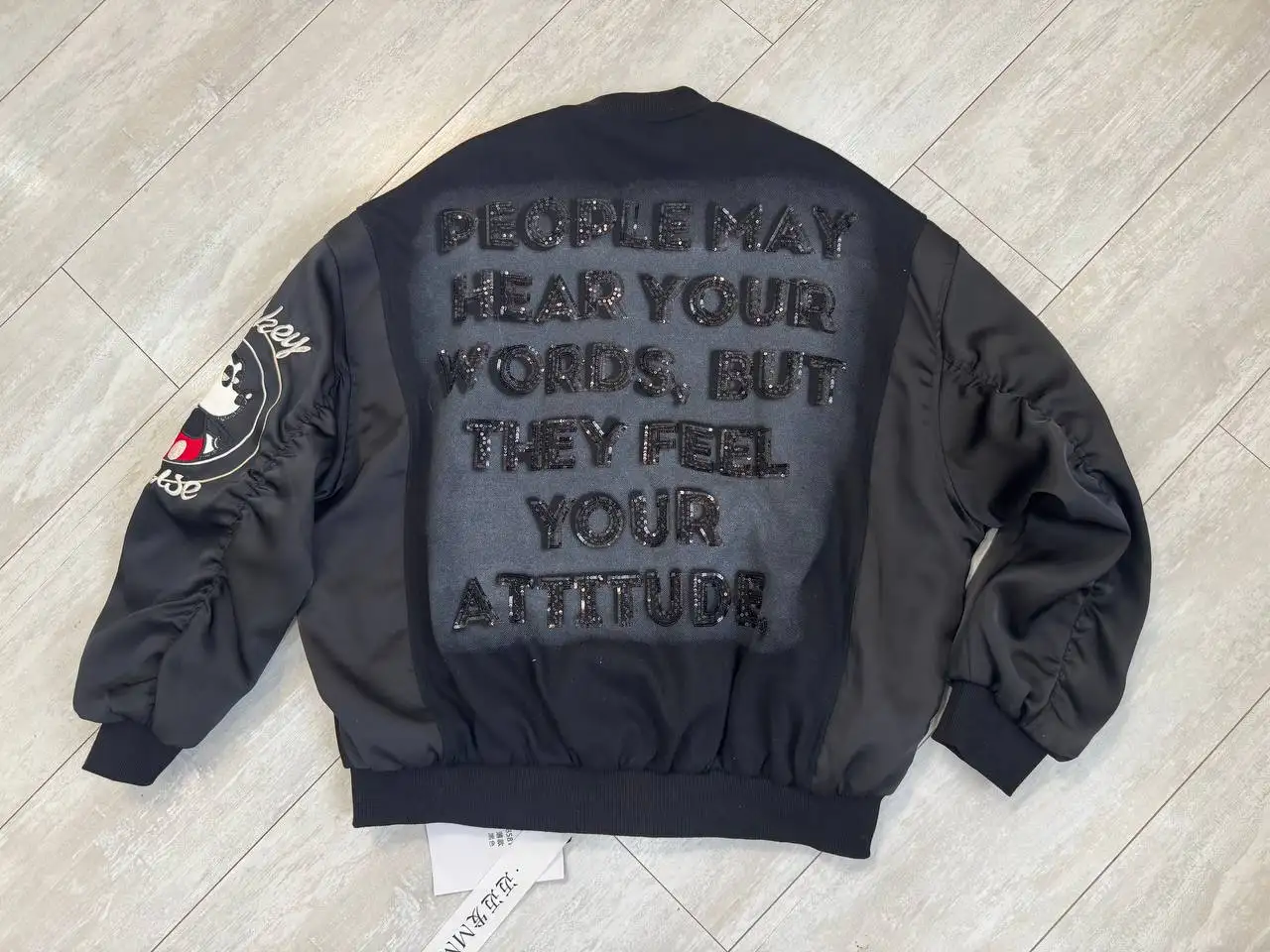 Женская куртка бомбер оверсайз черного цвета - Верхняя одежда (Одежда) в Екатеринбург