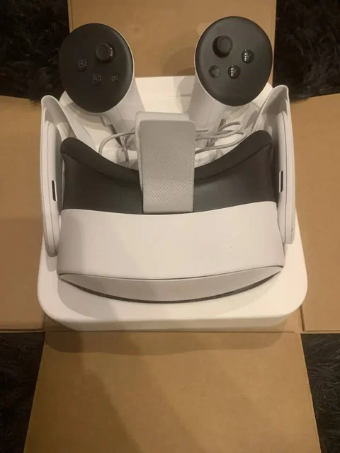 Очки виртуальной реальности с шлемом и контроллерами - Виртуальная реальность в Екатеринбург