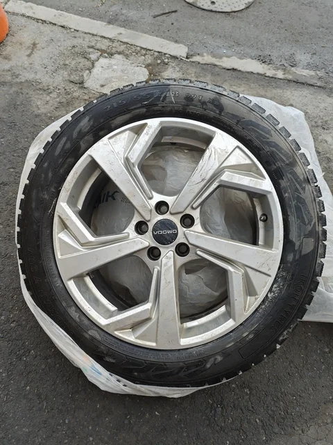 Продам зимние шины с дисками Ikon Nordman 7 SUV - Автоаксессуары в Екатеринбург
