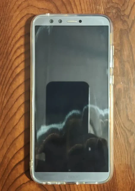 Продам Honor 9 Lite 3/32 ГБ - VR-шлемы в Екатеринбург