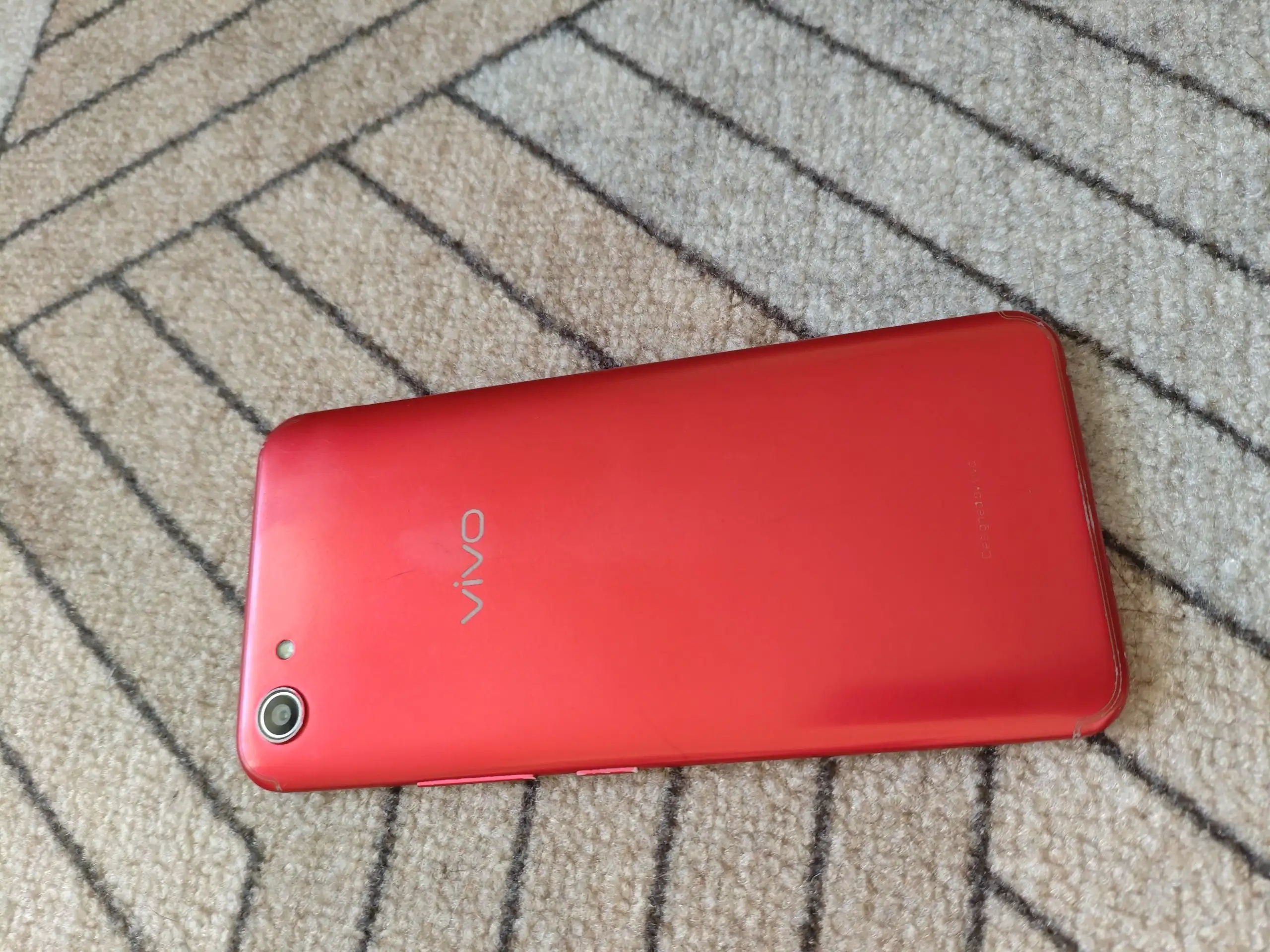 Vivo Y81 3/32 ГБ с разбитым экраном - Смартфоны (Электроника) в Екатеринбург