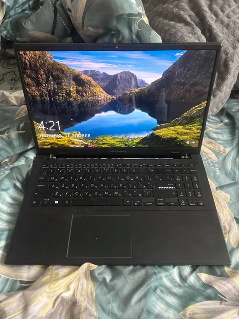 Продам ноутбук с зарядкой - VR-шлемы в Екатеринбург