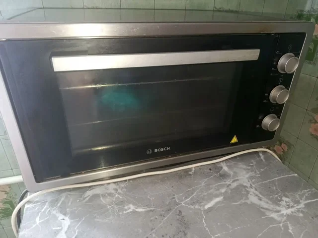 Духовая печь и выпрямитель для волос - частное объявление в Арамиль