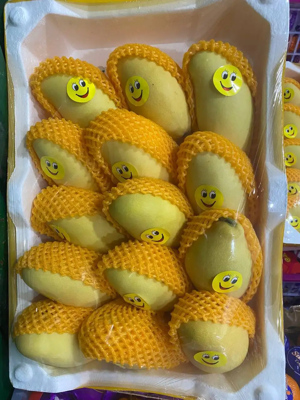 Продажа свежих фруктов: клубника, манго, виноград - Продукты питания (Барахолка) в Екатеринбург