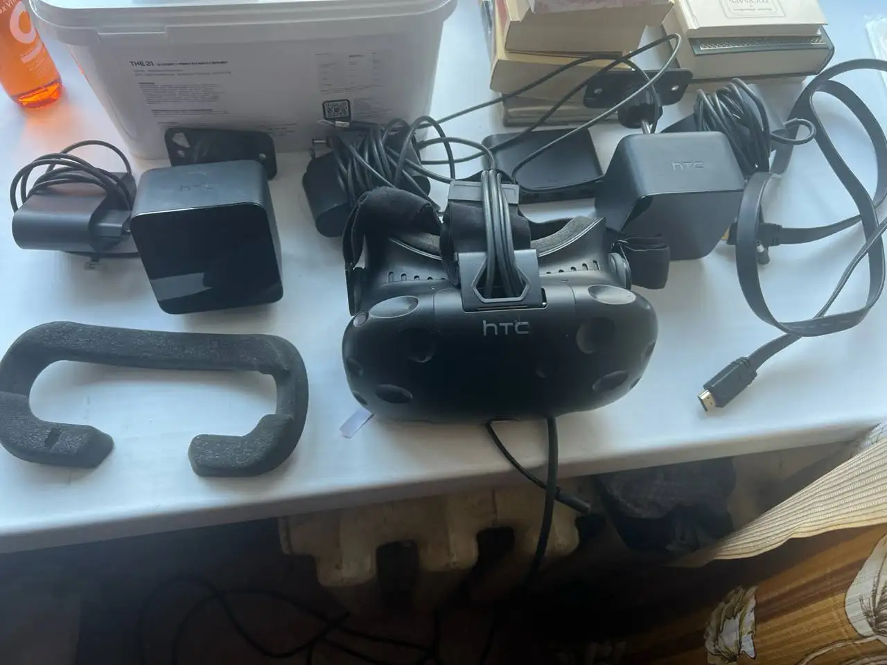 HTC VIVE 1 поколения - VR-шлемы (Электроника) в Екатеринбург