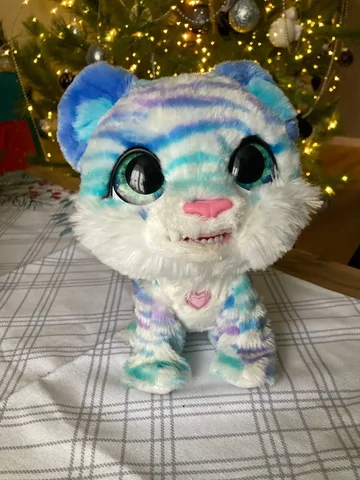 Б/у рычит, шевелится - Оружие и аксессуары в Екатеринбург