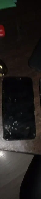 Б/у смартфон с поврежденным экраном - Техника для красоты в Екатеринбург