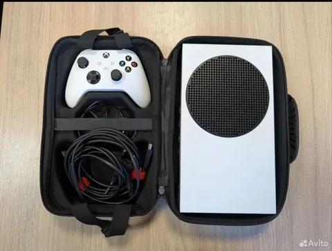 Продажа/обмен: Xbox Series, сумка, аксессуары - Книги и журналы в Екатеринбург