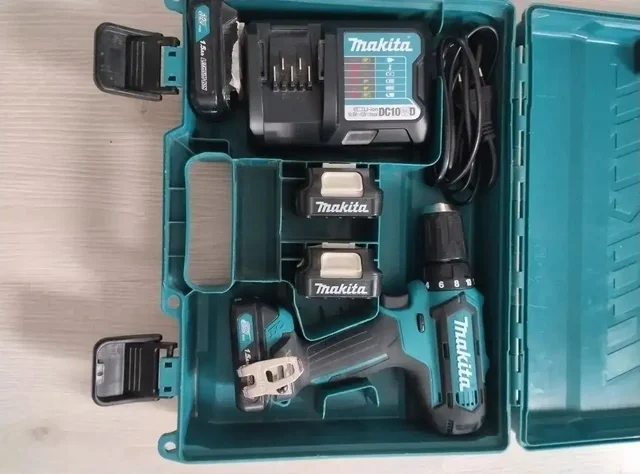 Продажа шуруповерта Макита, перфоратора Бош и набора инструментов - Инструменты в Екатеринбург