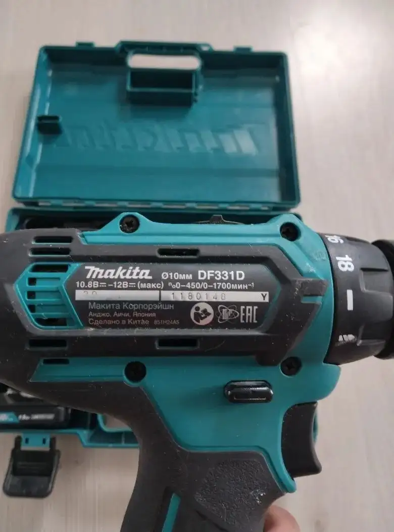 Продажа шуруповерта Макита, перфоратора Бош и набора инструментов - Инструменты (Барахолка) в Екатеринбург