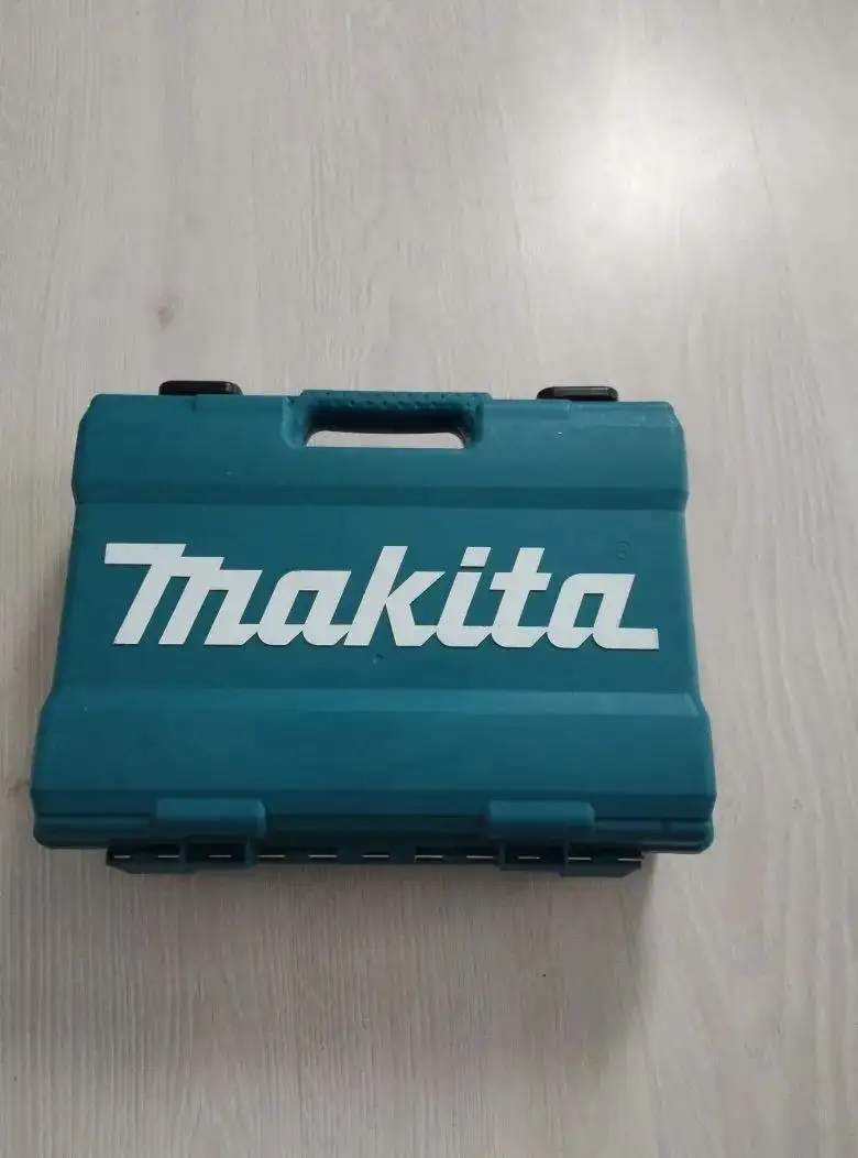 Продажа шуруповерта Макита, перфоратора Бош и набора инструментов - Инструменты (Барахолка) в Екатеринбург