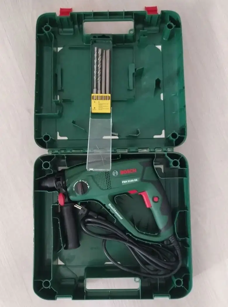 Продажа шуруповерта Макита, перфоратора Бош и набора инструментов - Инструменты (Барахолка) в Екатеринбург