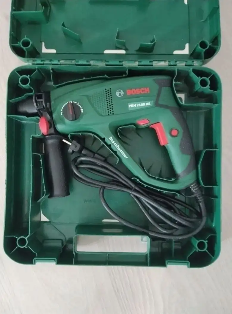 Продажа шуруповерта Макита, перфоратора Бош и набора инструментов - Инструменты (Барахолка) в Екатеринбург