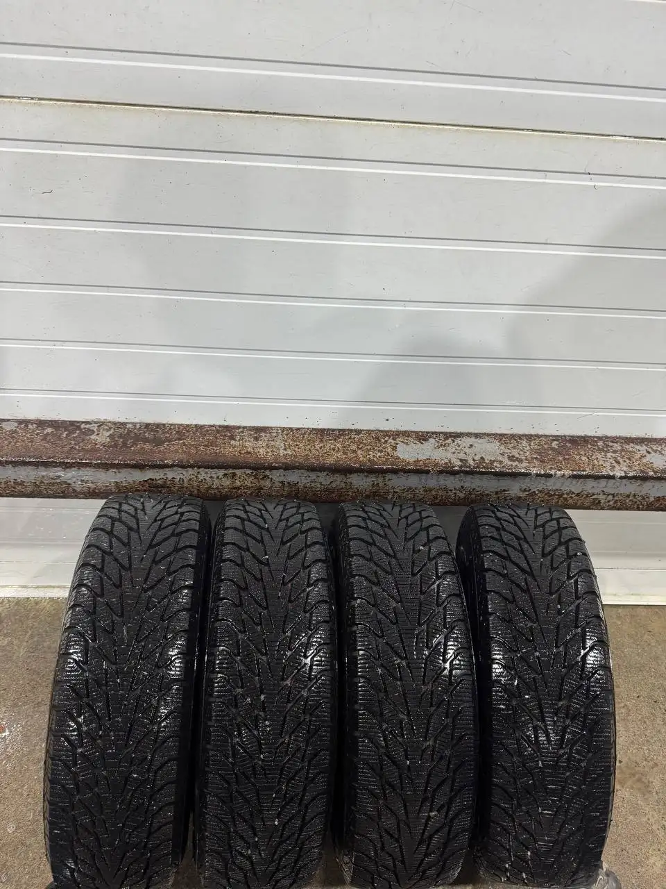Продам зимний комплект резины-липучка на штампах - Шины и диски (Авто) в Екатеринбург