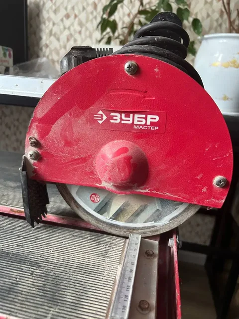 Мокрый плиткорез Зубр - Инструменты в Екатеринбург