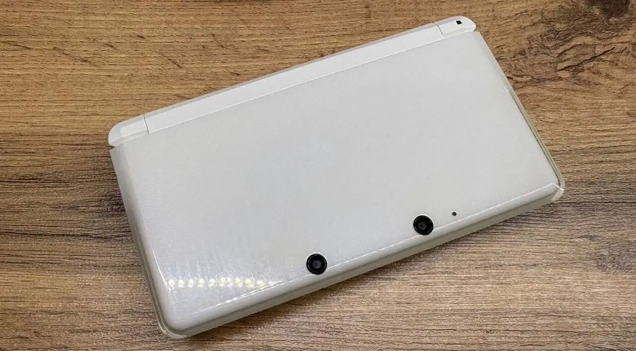 3DS Old с SD картой - Игровые приставки (Электроника) в Екатеринбург