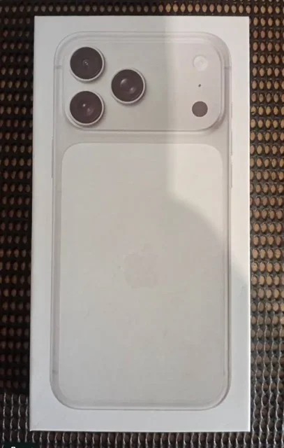 iPhone 17 Pro Max 512GB - Зарядные устройства в Екатеринбург