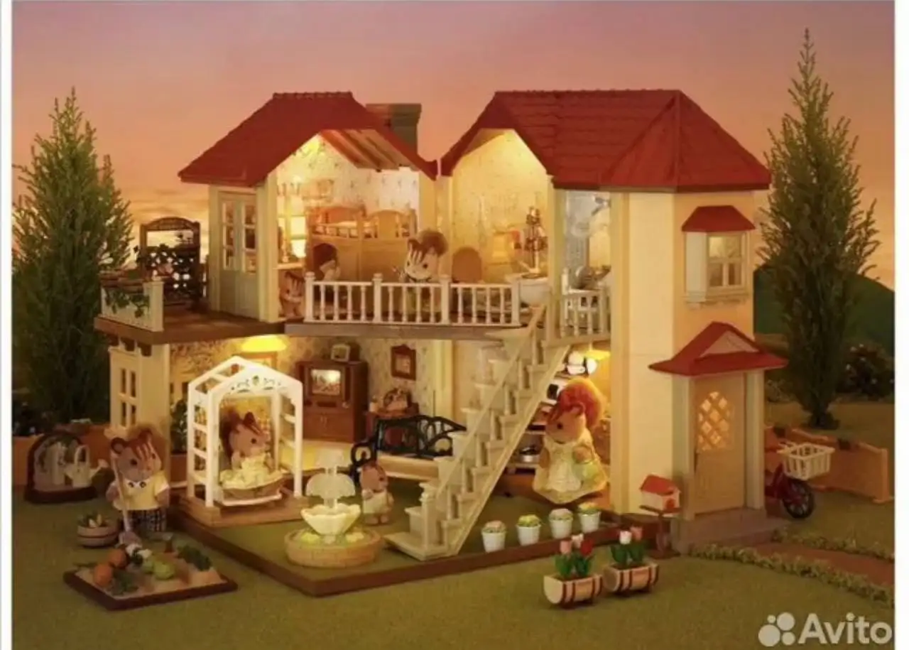 Продается домик-коттедж Sylvanian Families с игрушками - Игрушки (Для дома и дачи) в Екатеринбург