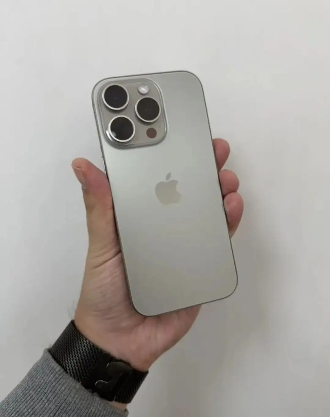 iPhone 16 Pro 256 ГБ - Смартфоны (Электроника) в Екатеринбург