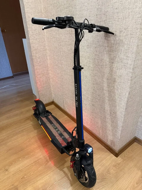 Kugoo M4 Pro 13 AH в хорошем состоянии - Книги и журналы в Екатеринбург