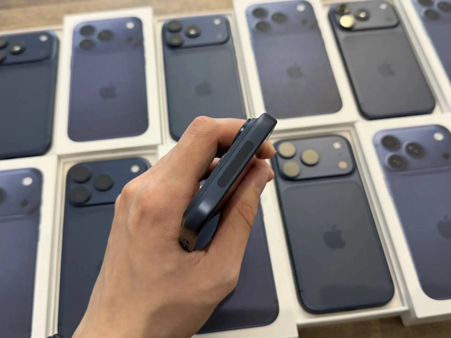 iPhone 17 Pro Blue 256GB - Смартфоны и телефоны (Электроника) в Екатеринбург