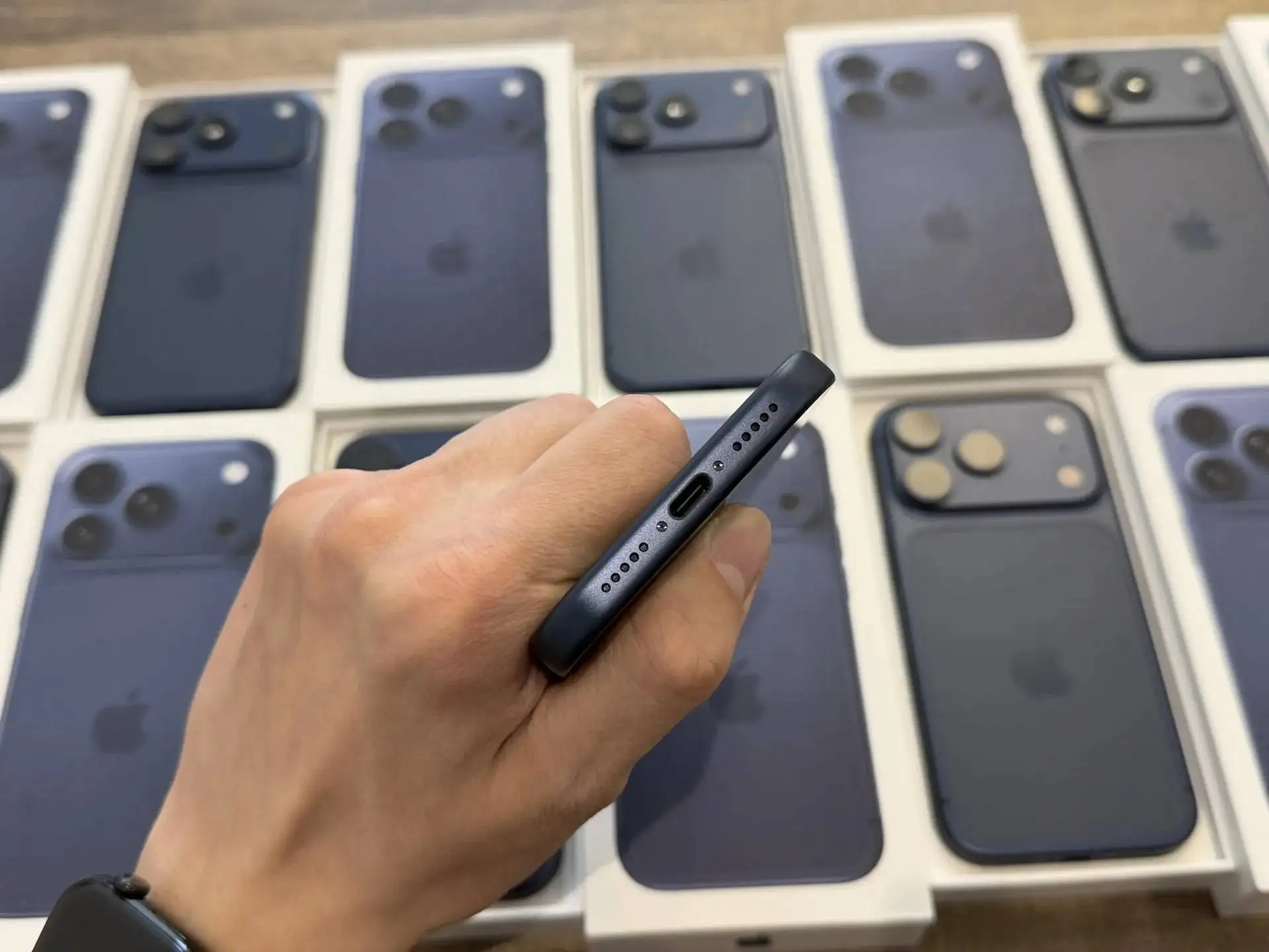 iPhone 17 Pro Blue 256GB - Смартфоны и телефоны (Электроника) в Екатеринбург